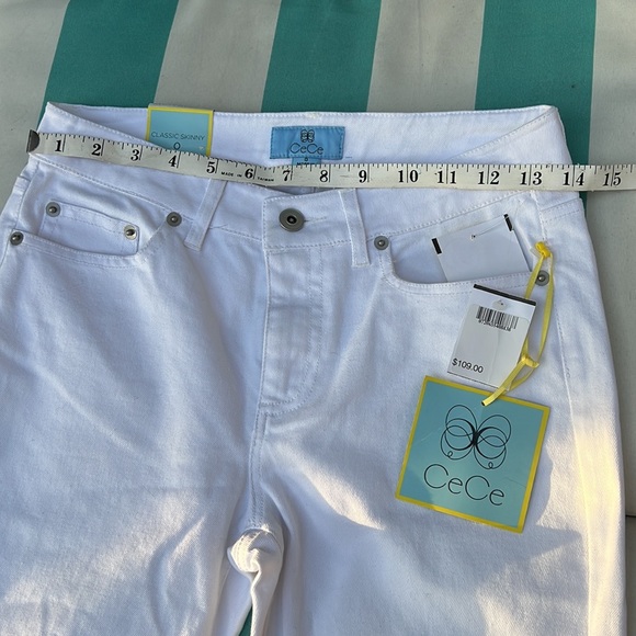 NWT CeCe Classic Skinny Cropped White Ruffle Hem Jeans Size 0 - Picture 7 of 9